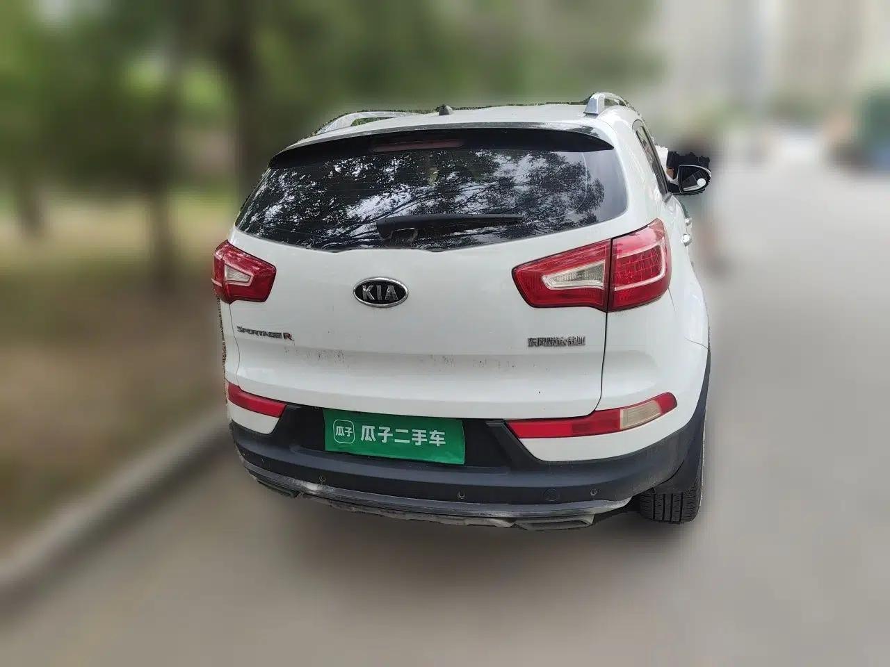 Kia Sportage R 2014 2.0L Automatic Two-Wheel Drive GLS Trim — миниатюра 5