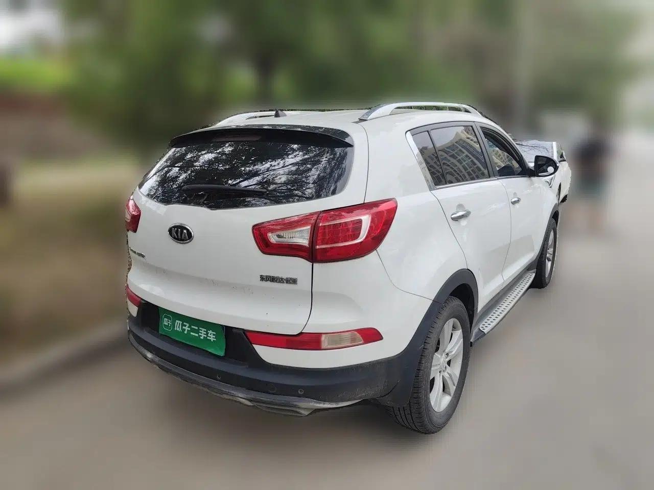 Kia Sportage R 2014 2.0L Automatic Two-Wheel Drive GLS Trim — миниатюра 6