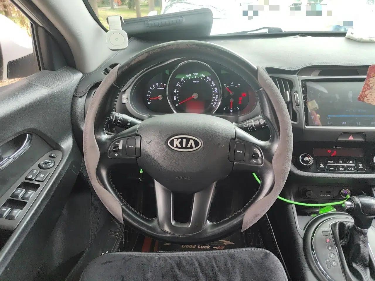 Kia Sportage R 2014 2.0L Automatic Two-Wheel Drive GLS Trim — миниатюра 10