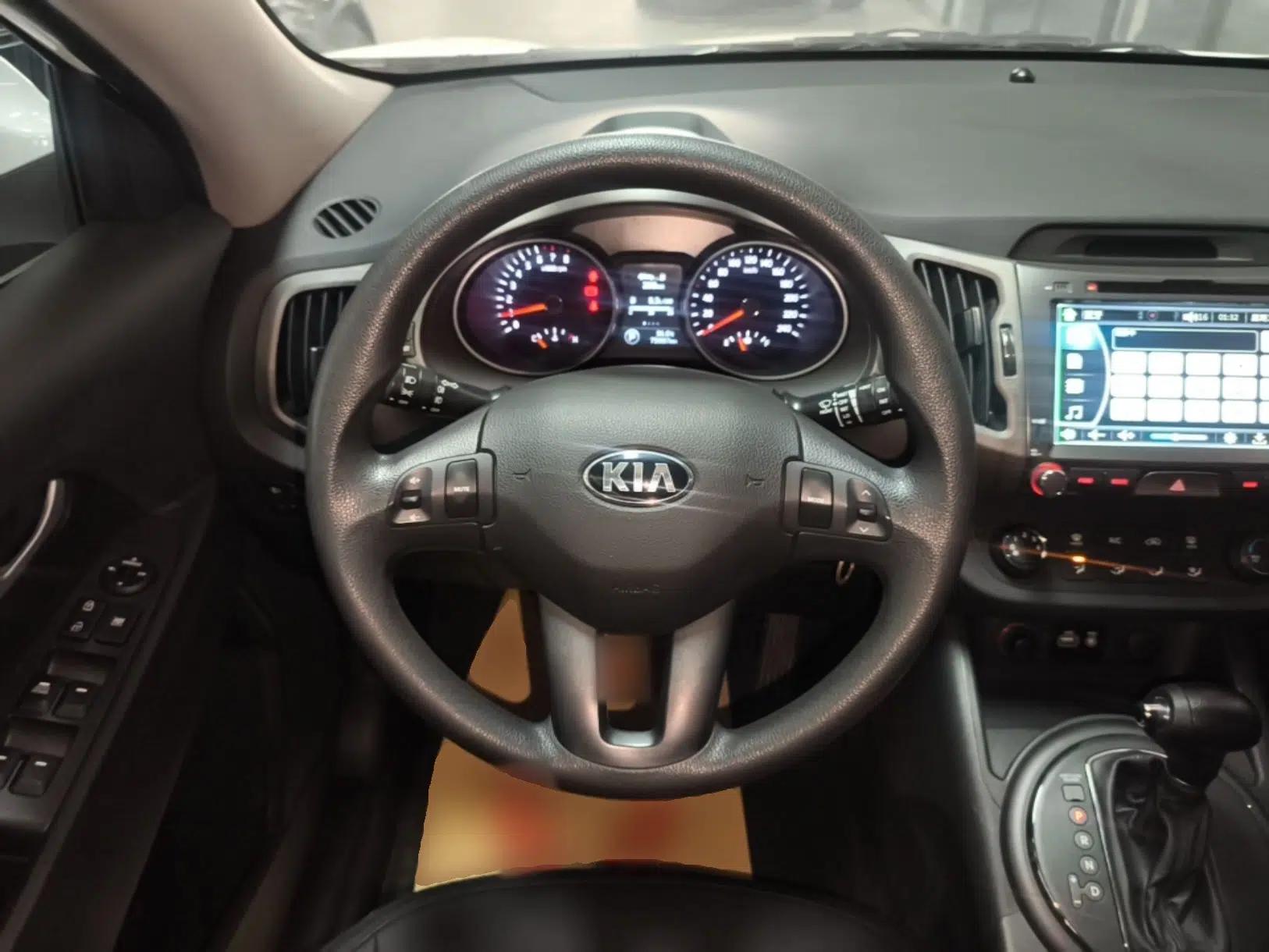 Kia Sportage R 2015 2.0L Automatic Two-Wheel Drive GL — миниатюра 13
