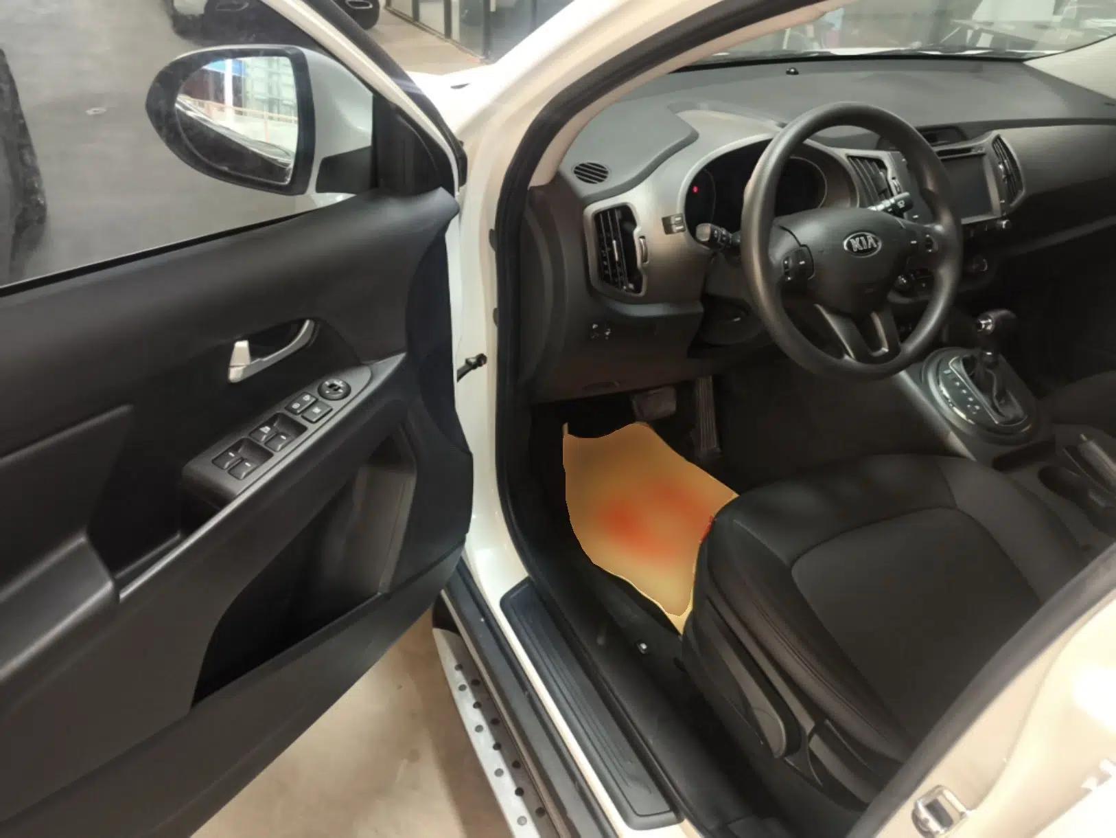 Kia Sportage R 2015 2.0L Automatic Two-Wheel Drive GL — миниатюра 18