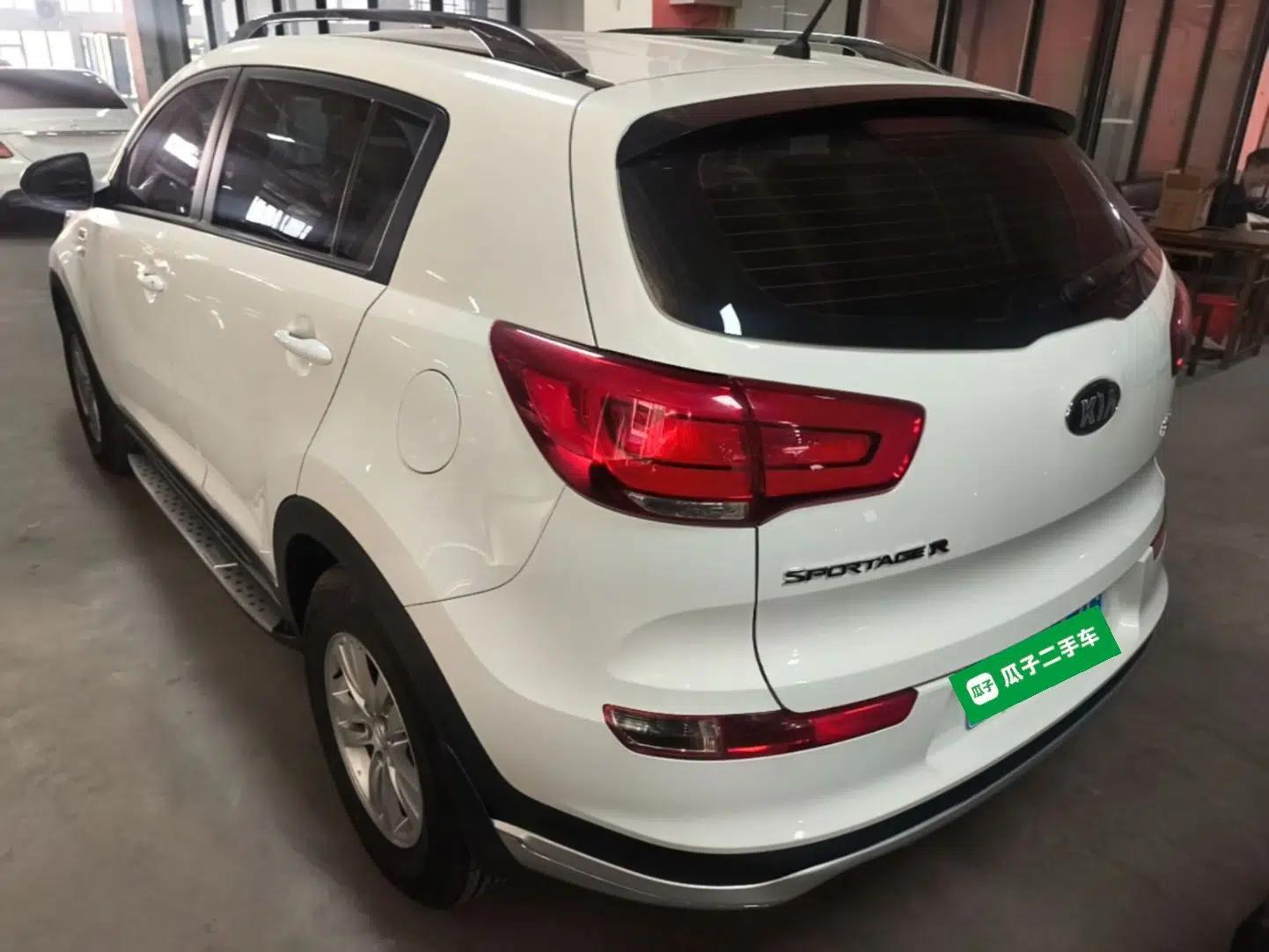 Kia Sportage R 2015 2.0L Automatic Two-Wheel Drive GL — миниатюра 4