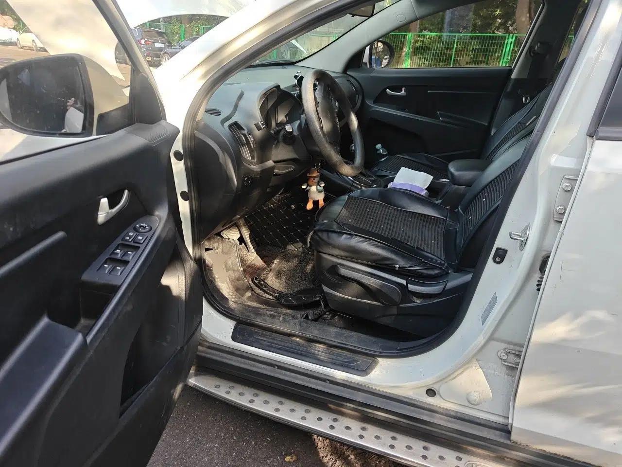 Kia Sportage R 2014 2.0L Automatic Two-Wheel Drive GL — миниатюра 16