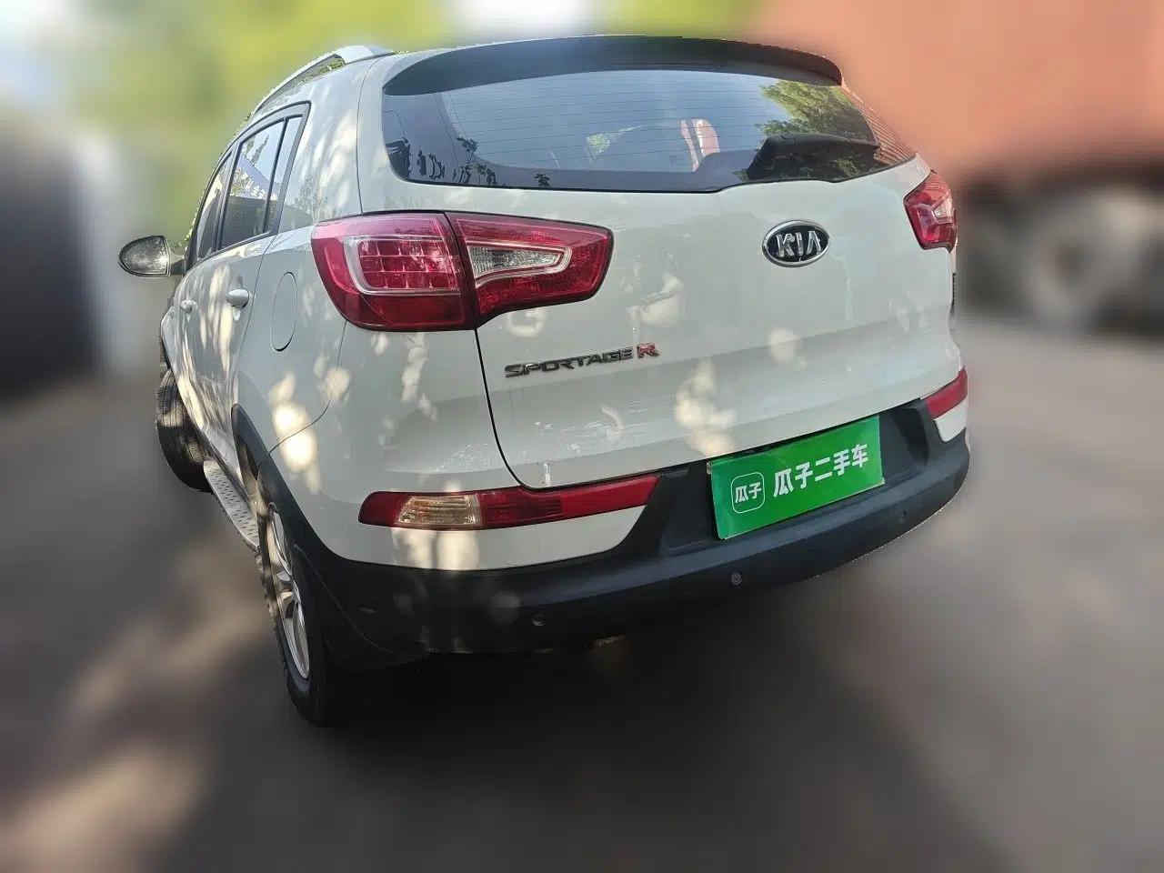 Kia Sportage R 2014 2.0L Automatic Two-Wheel Drive GL — миниатюра 4