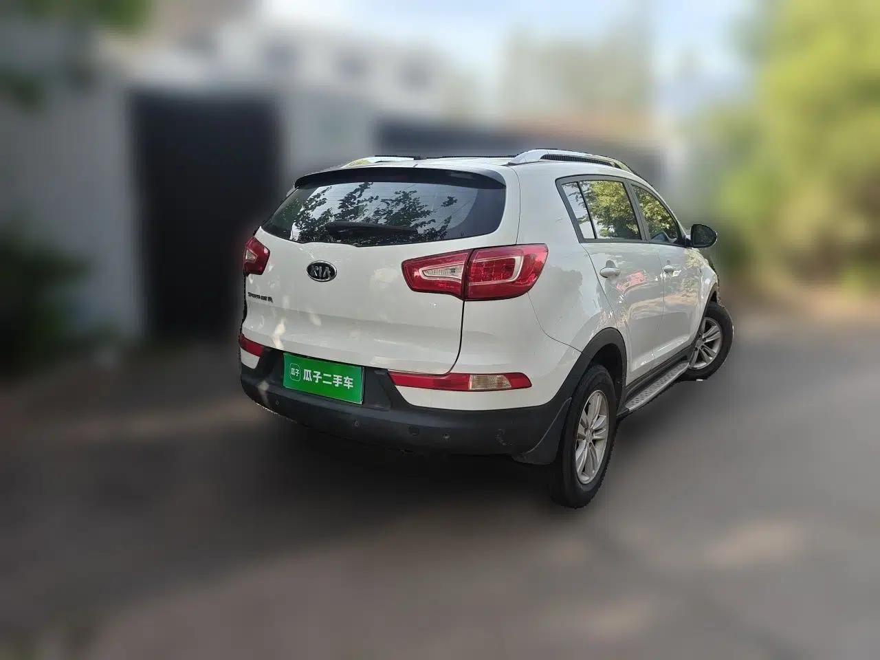 Kia Sportage R 2014 2.0L Automatic Two-Wheel Drive GL — миниатюра 6