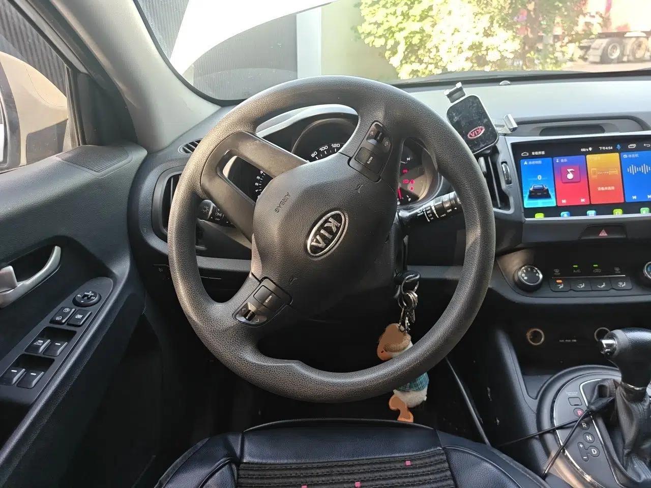 Kia Sportage R 2014 2.0L Automatic Two-Wheel Drive GL — миниатюра 10