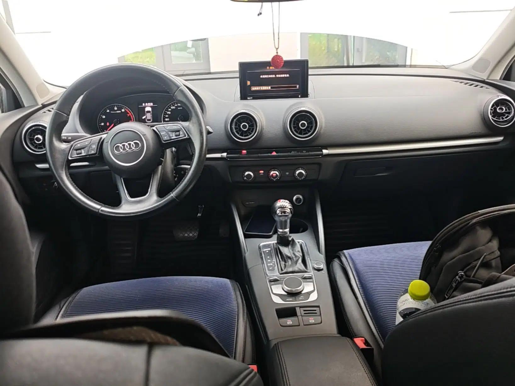 Audi A3 2018 30th Anniversary Edition Limousine 35 TFSI Ambition Model — миниатюра 12