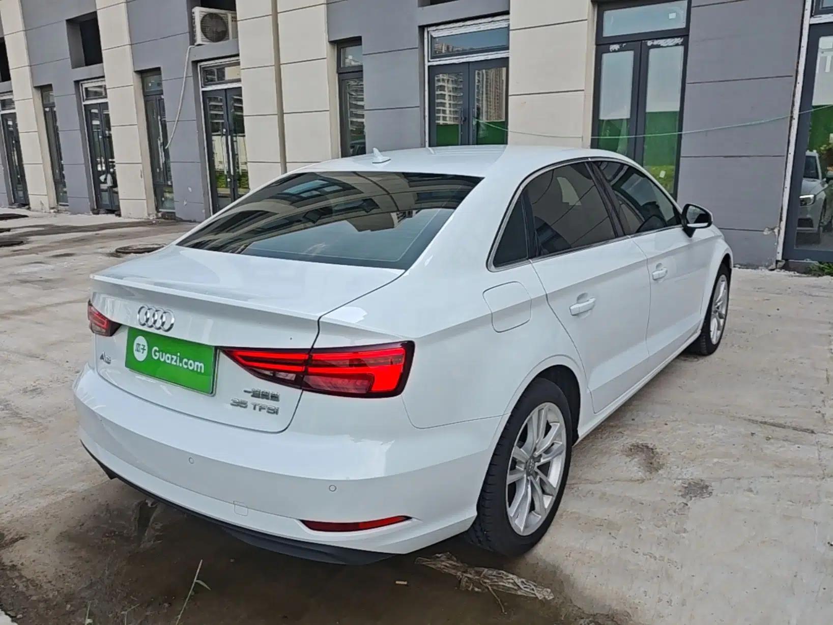 Audi A3 2018 30th Anniversary Edition Limousine 35 TFSI Ambition Model — миниатюра 6