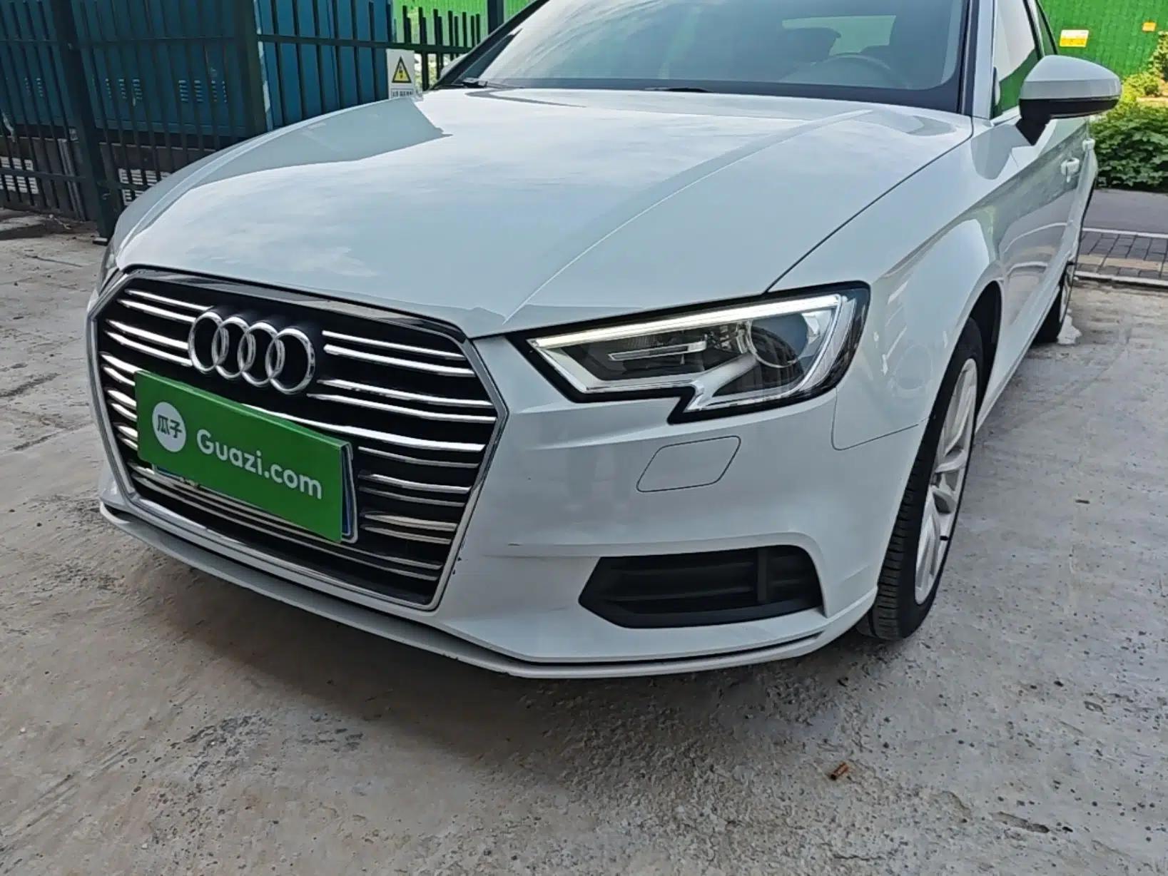 Audi A3 2018 30th Anniversary Edition Limousine 35 TFSI Ambition Model — миниатюра 8
