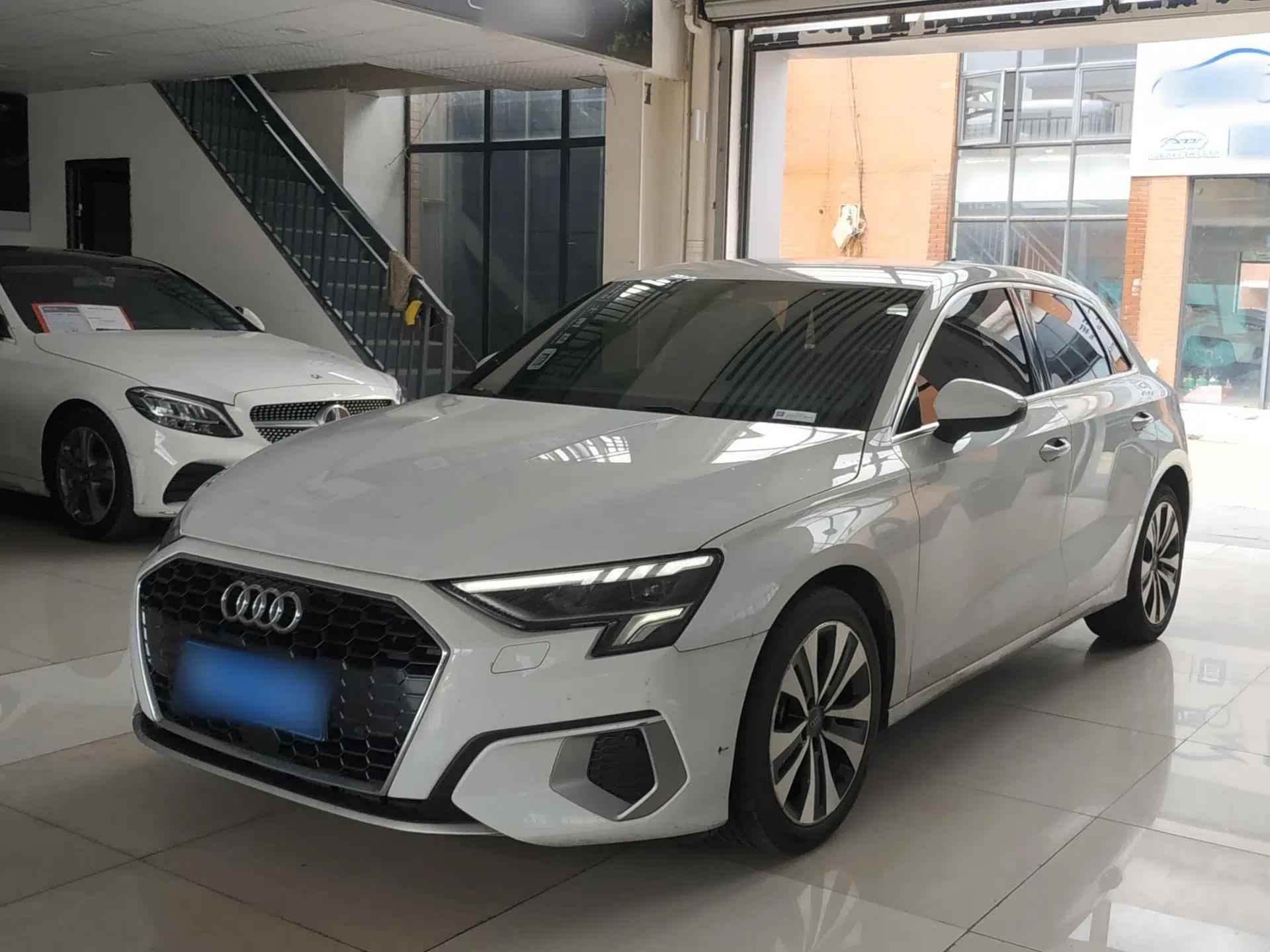 Audi A3 2021 Sportback 35 TFSI Ambition Style Edition — миниатюра 1