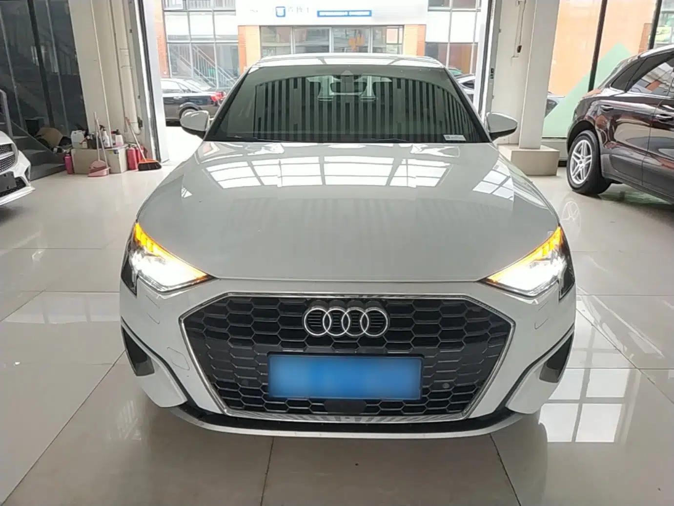 Audi A3 2021 Sportback 35 TFSI Ambition Style Edition — миниатюра 2