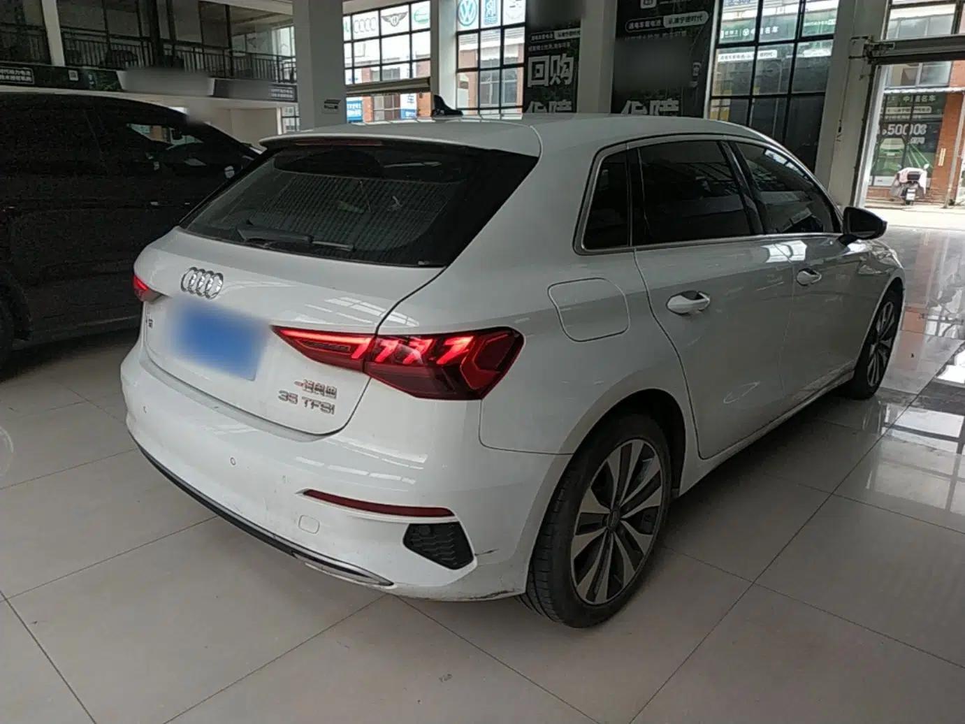Audi A3 2021 Sportback 35 TFSI Ambition Style Edition — миниатюра 6