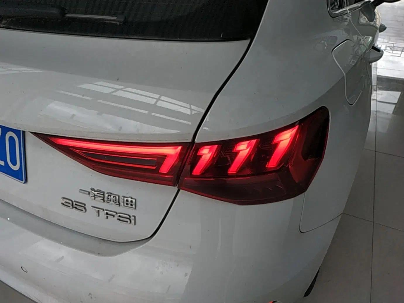 Audi A3 2021 Sportback 35 TFSI Ambition Style Edition — миниатюра 9