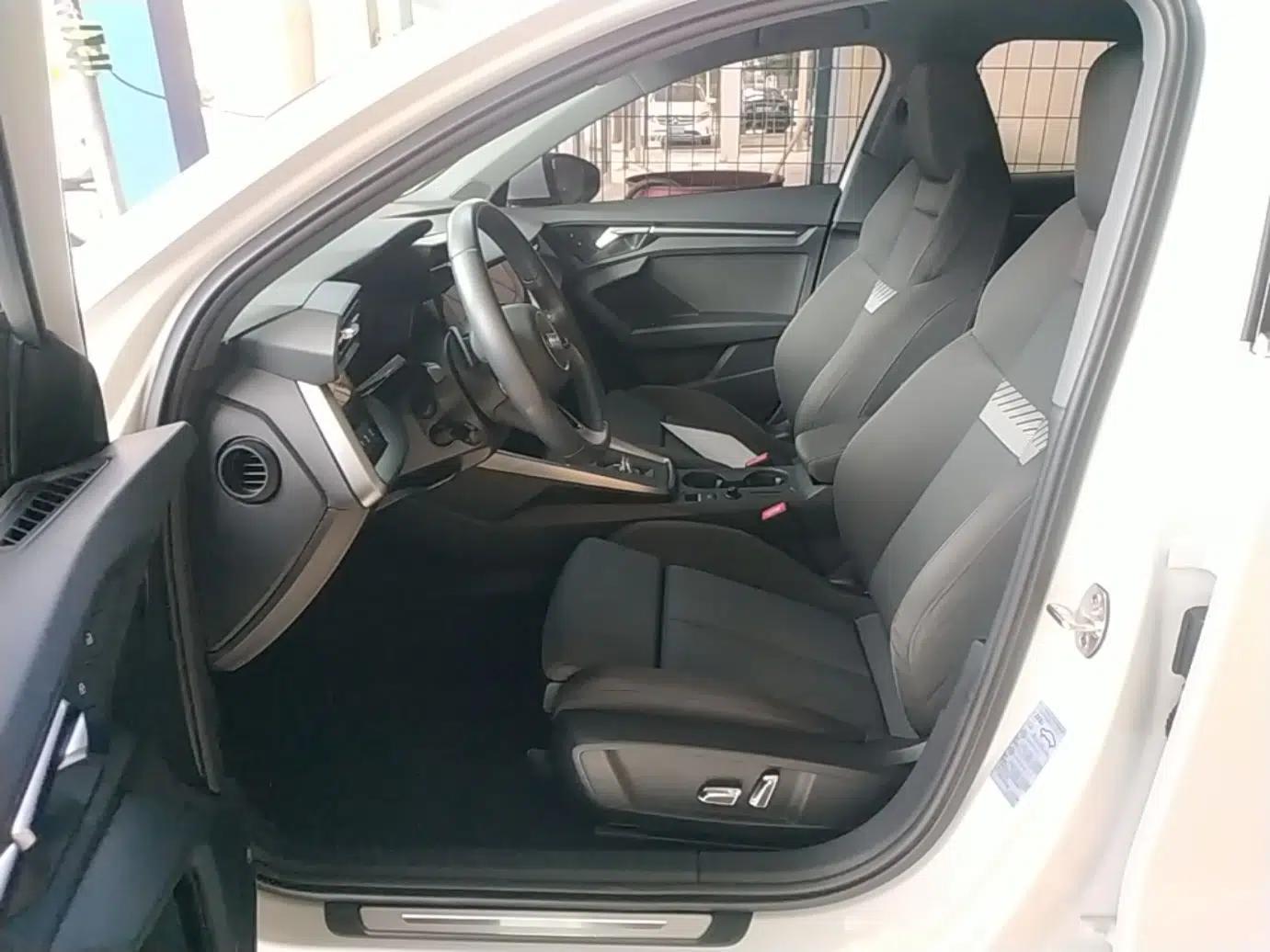Audi A3 2021 Sportback 35 TFSI Ambition Style Edition — миниатюра 17