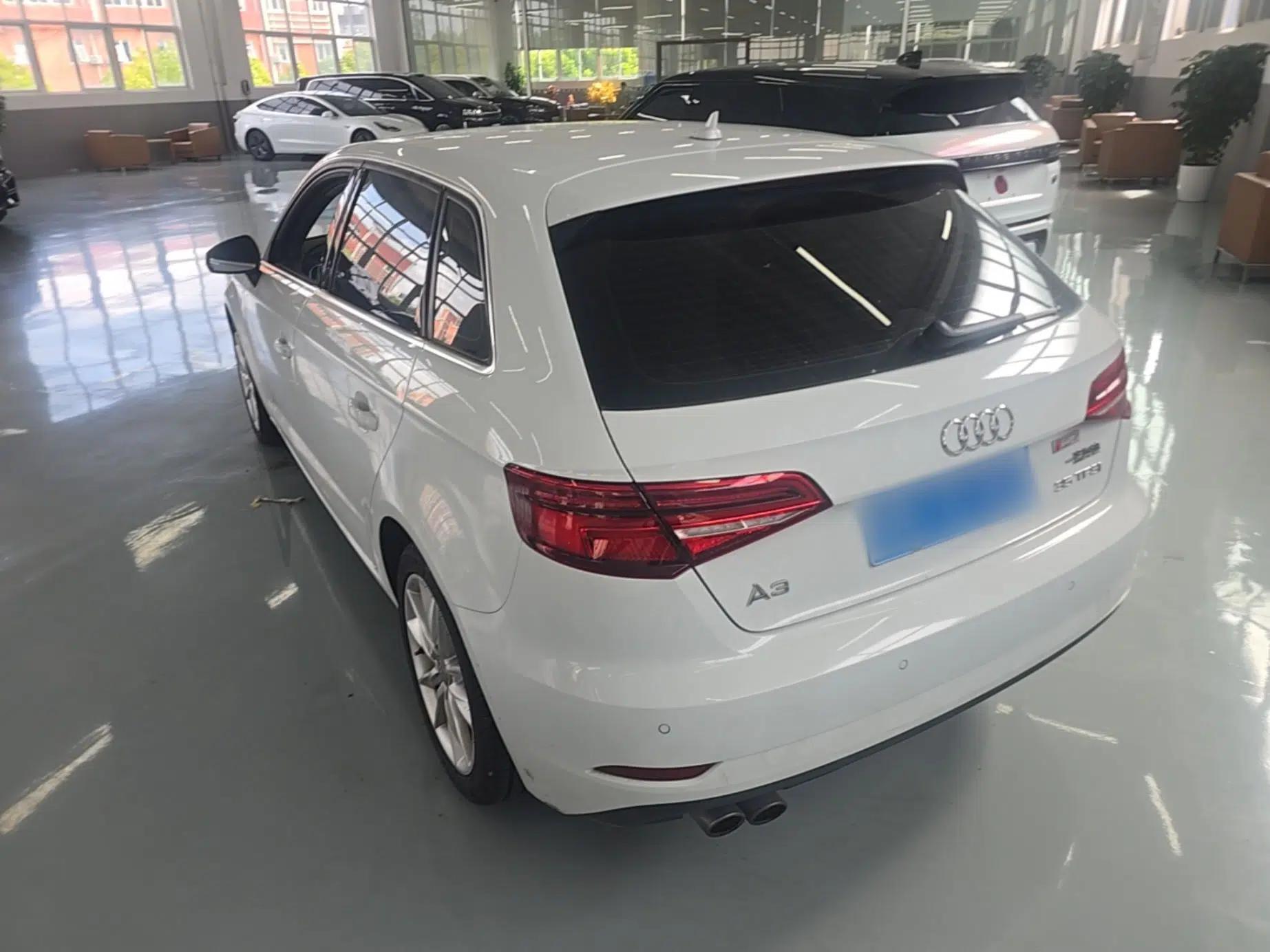Audi A3 2018 30th Anniversary Edition Sportback 35 TFSI Ambition Model — миниатюра 4