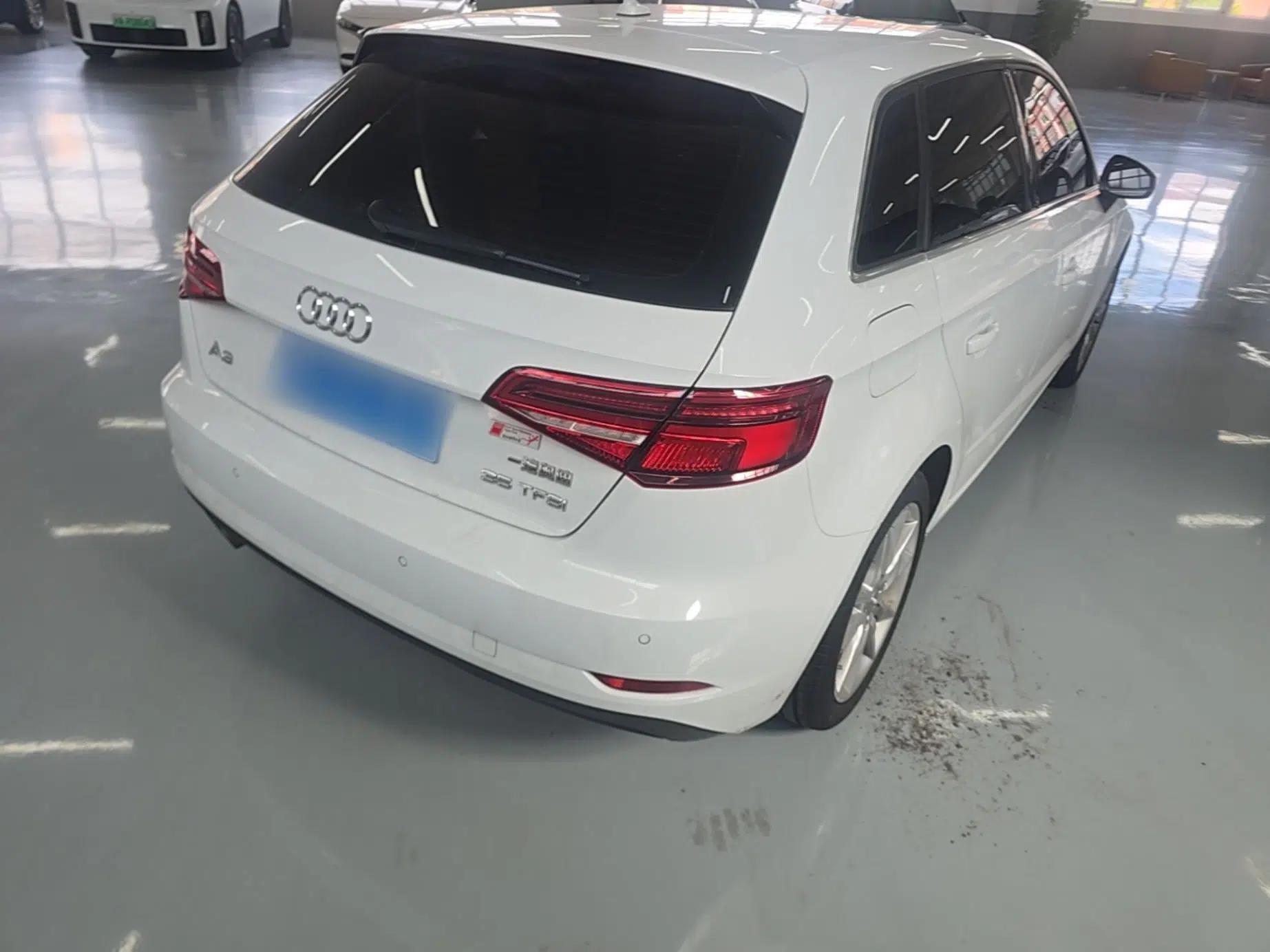Audi A3 2018 30th Anniversary Edition Sportback 35 TFSI Ambition Model — миниатюра 6