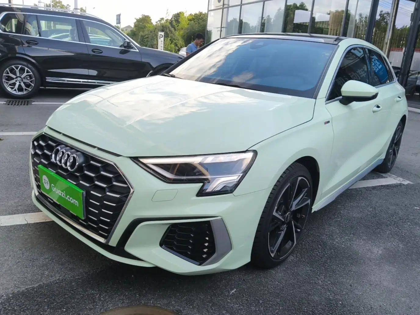 Audi A3 2023 Updated Sportback 35 TFSI Stylish Sports Type — миниатюра 1