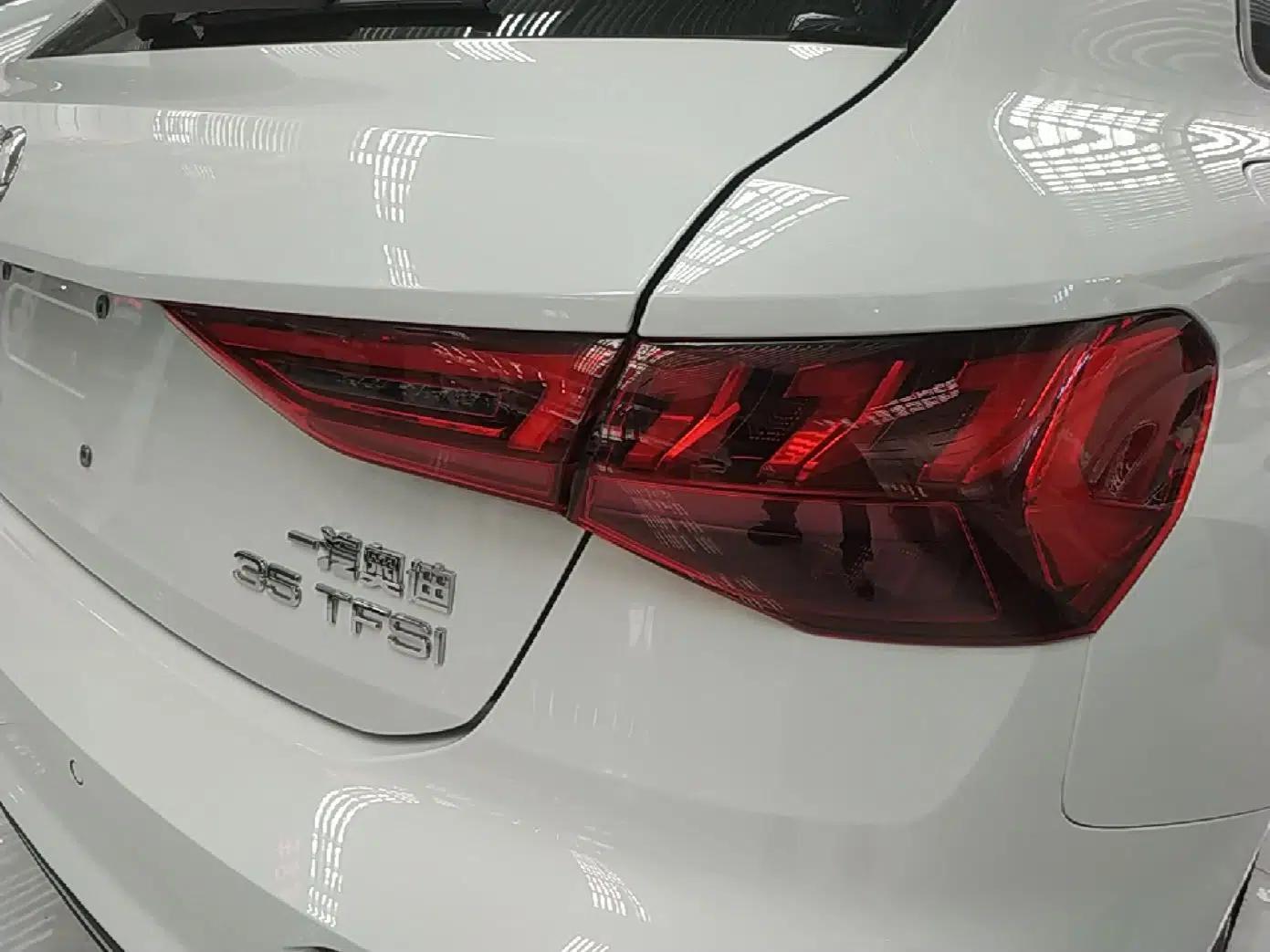 Audi A3 2024 Sportback 35 TFSI Fashionable Sports Model — миниатюра 14