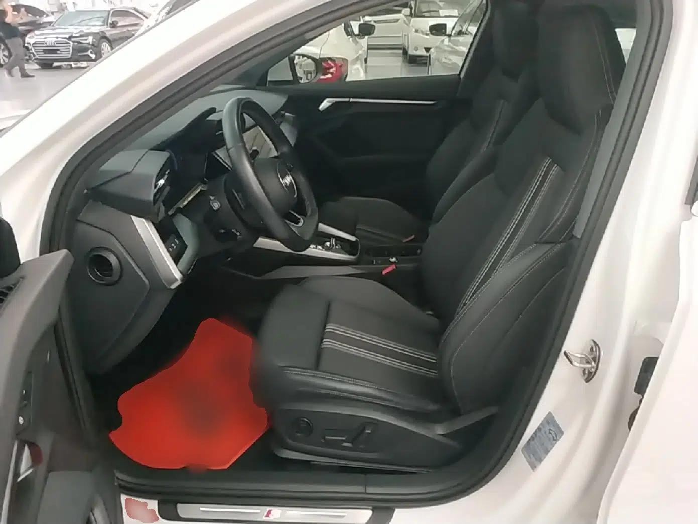 Audi A3 2024 Sportback 35 TFSI Fashionable Sports Model — миниатюра 22