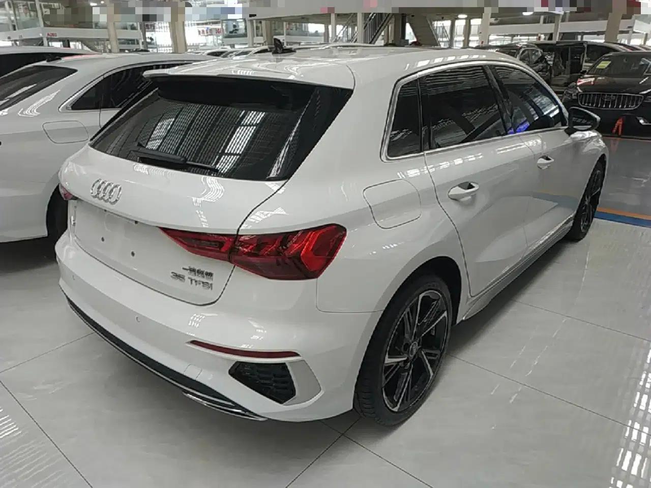 Audi A3 2024 Sportback 35 TFSI Fashionable Sports Model — миниатюра 6