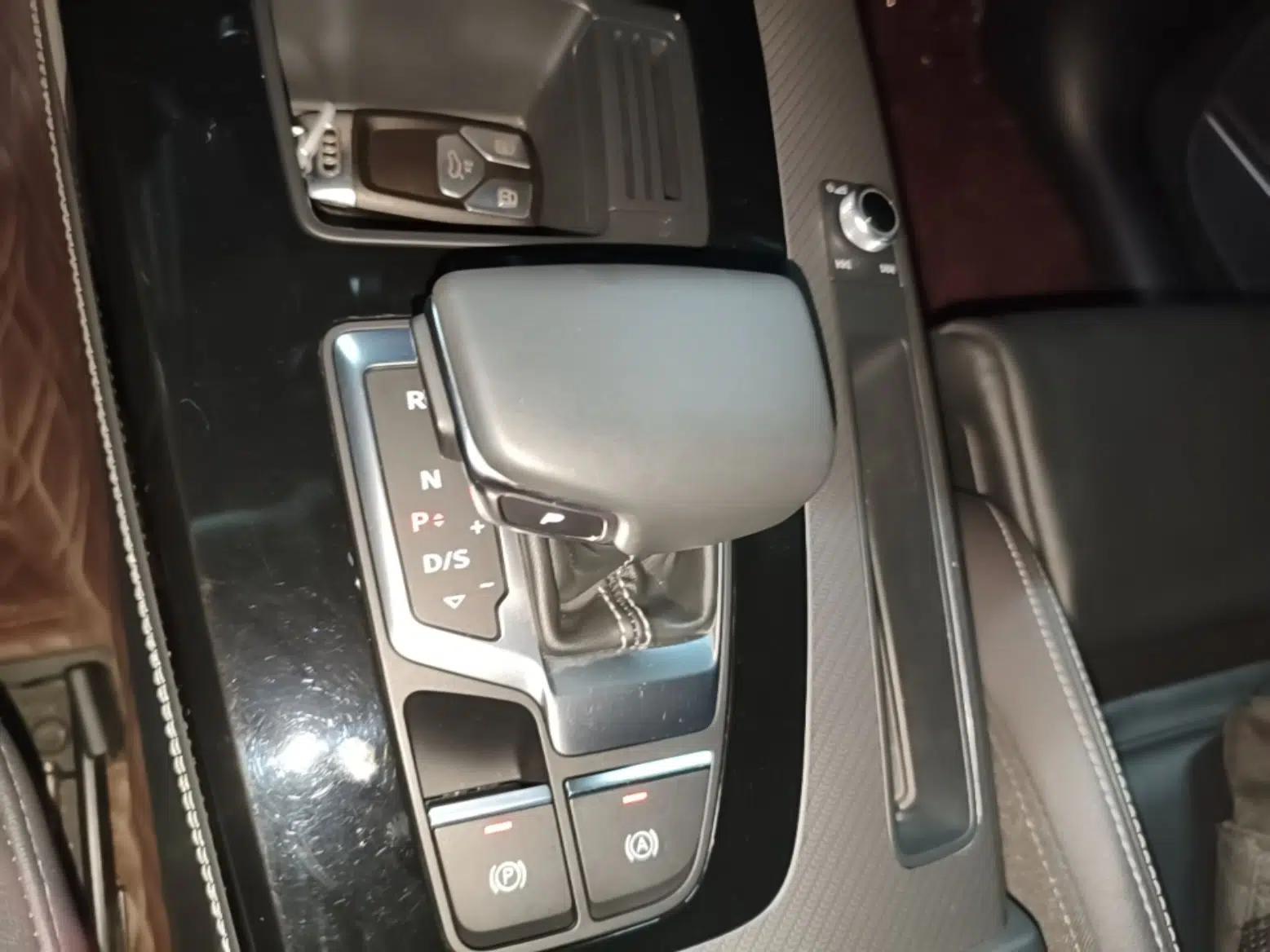 Audi Q5L 2022 45T Luxury Dynamic Model — миниатюра 16