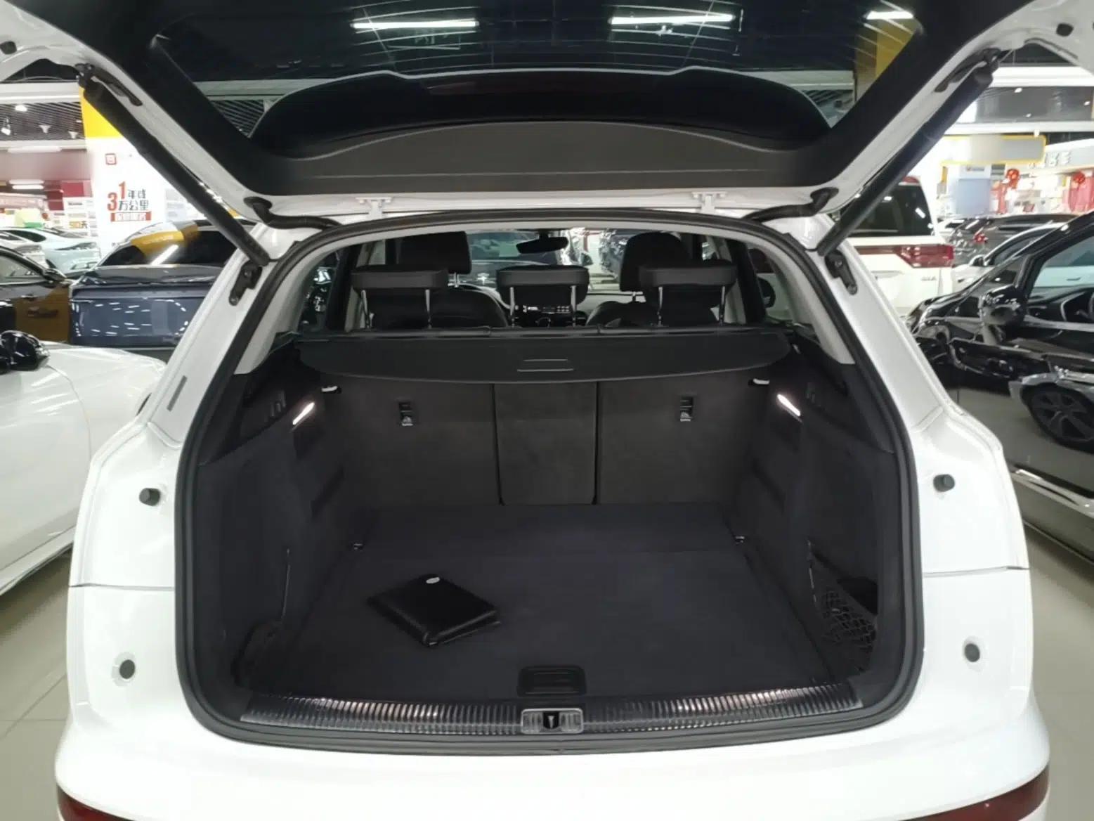 Audi Q5L 2022 45T Luxury Dynamic Model — миниатюра 22