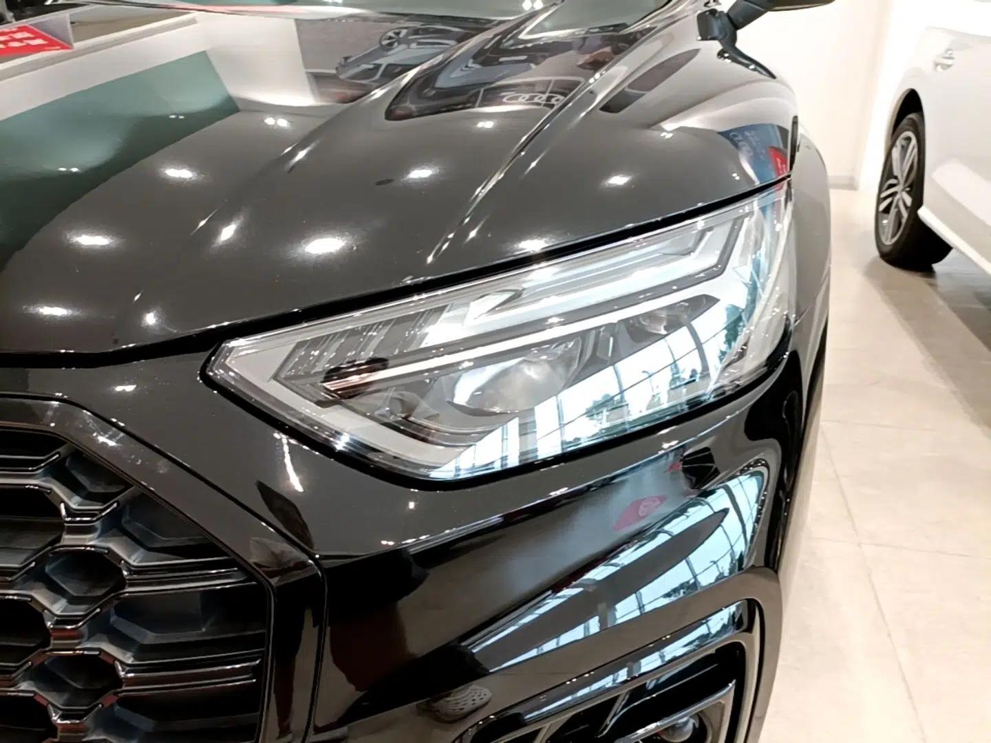 Audi Q5L 2024 40 TFSI Fashion Dynamic Model — миниатюра 8