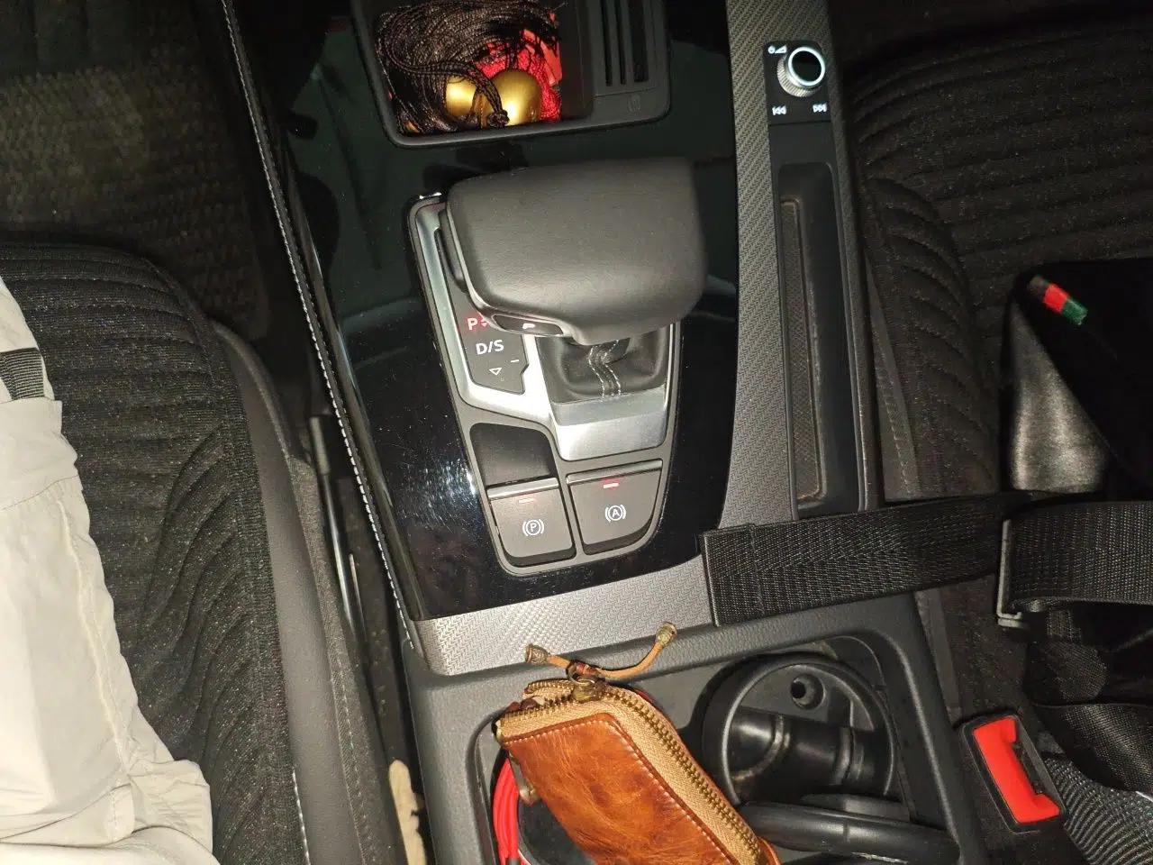Audi Q5L 2022 45T Luxury Elegant Model — миниатюра 14