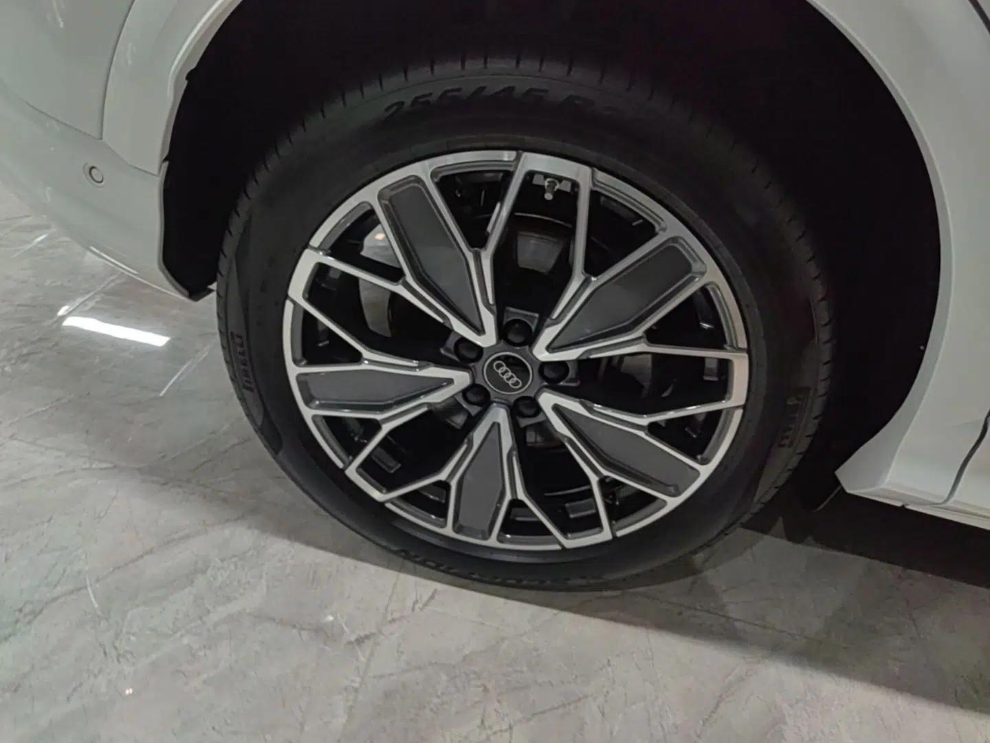 Audi Q5L 2026 150kW Smart Hybrid Luxury Edition — миниатюра 11