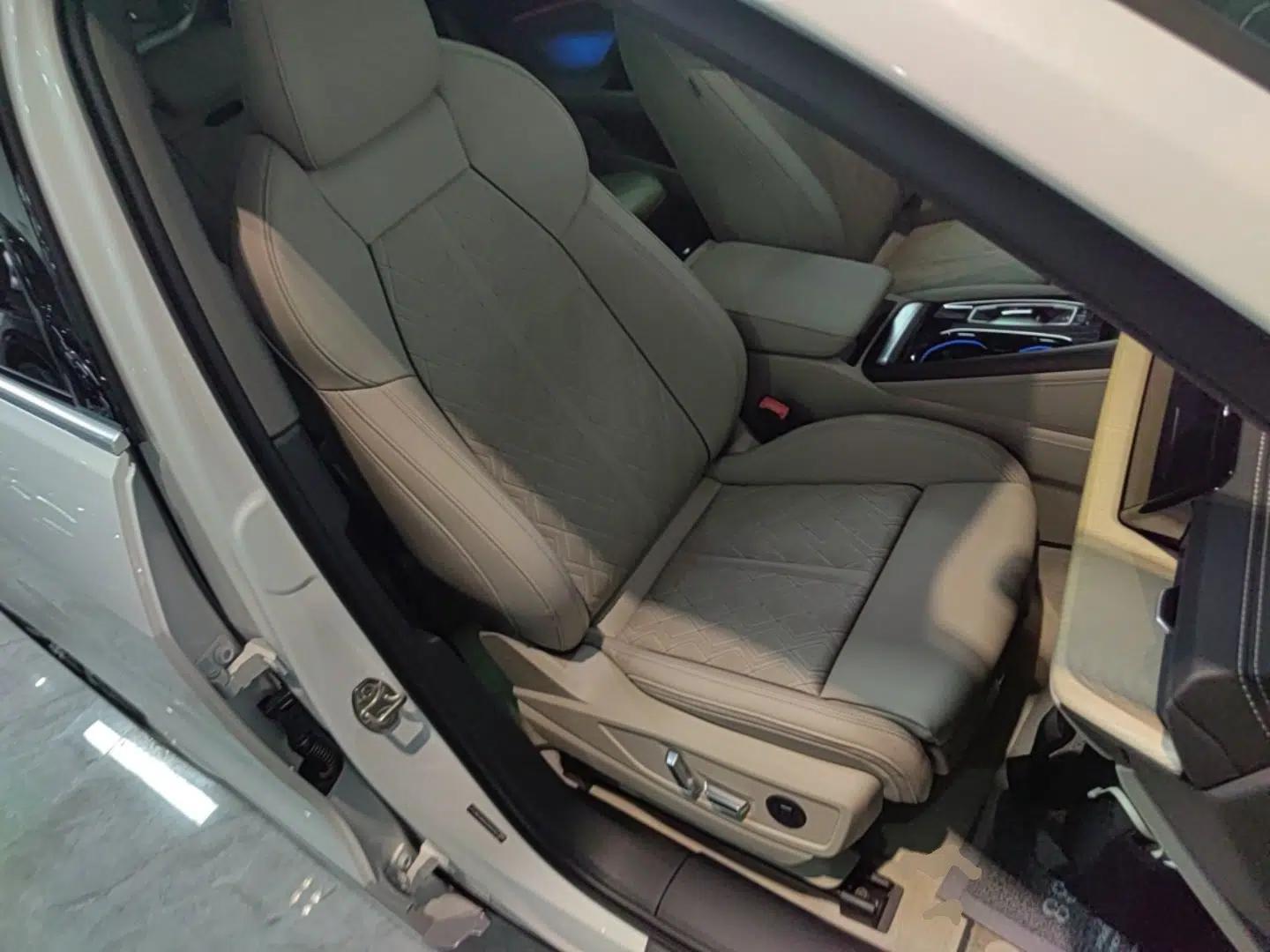 Audi Q5L 2026 150kW Smart Hybrid Luxury Edition — миниатюра 19