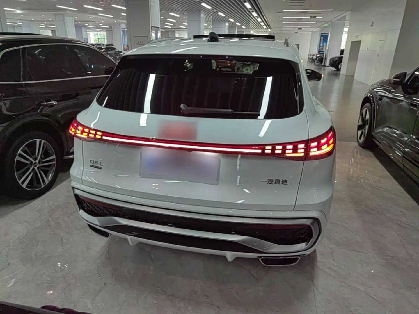 Audi Q5L 2026 150kW Smart Hybrid Luxury Edition — миниатюра 5