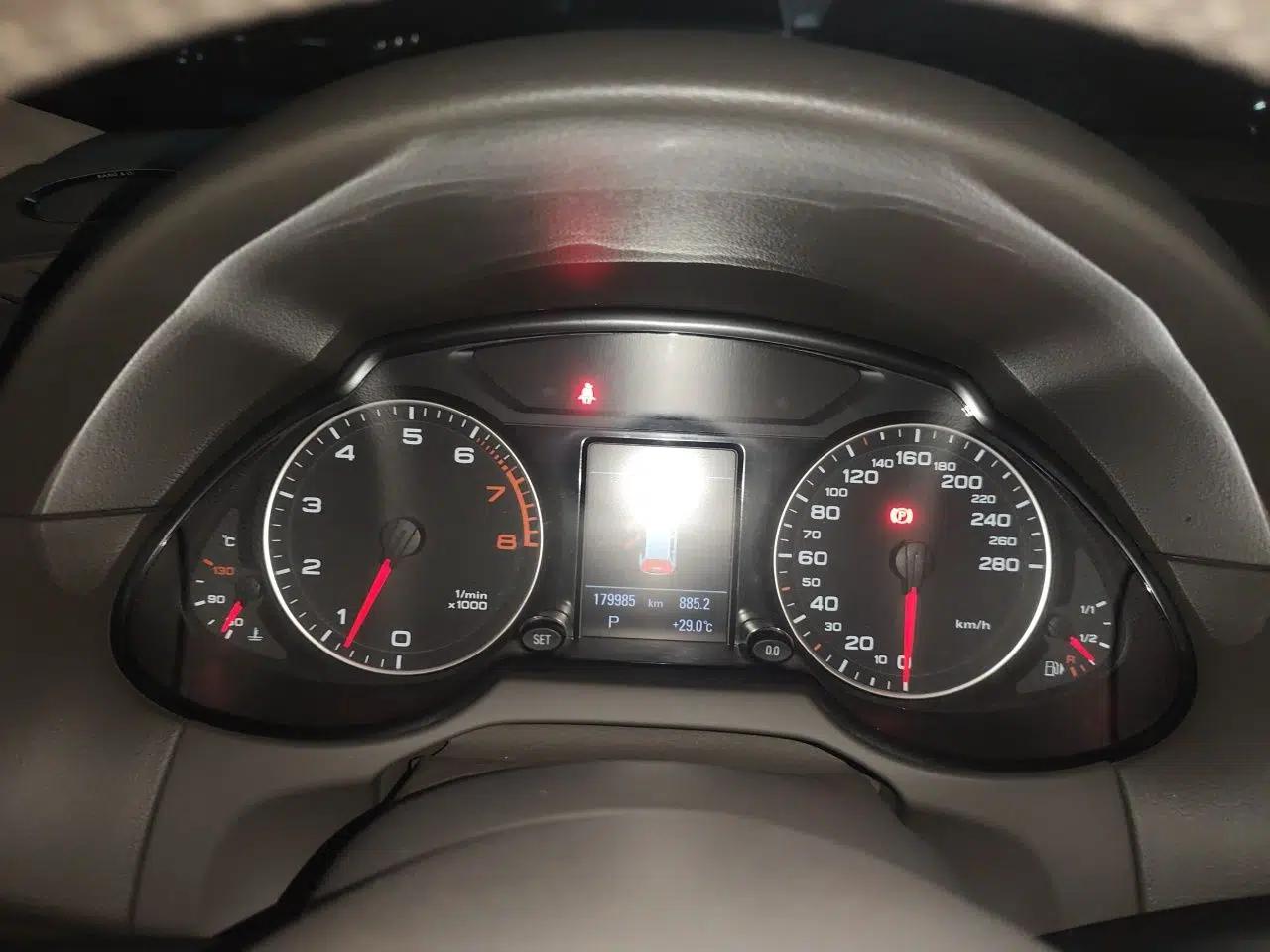 Audi Q5 2011 2.0TFSI Comfort Version — миниатюра 11