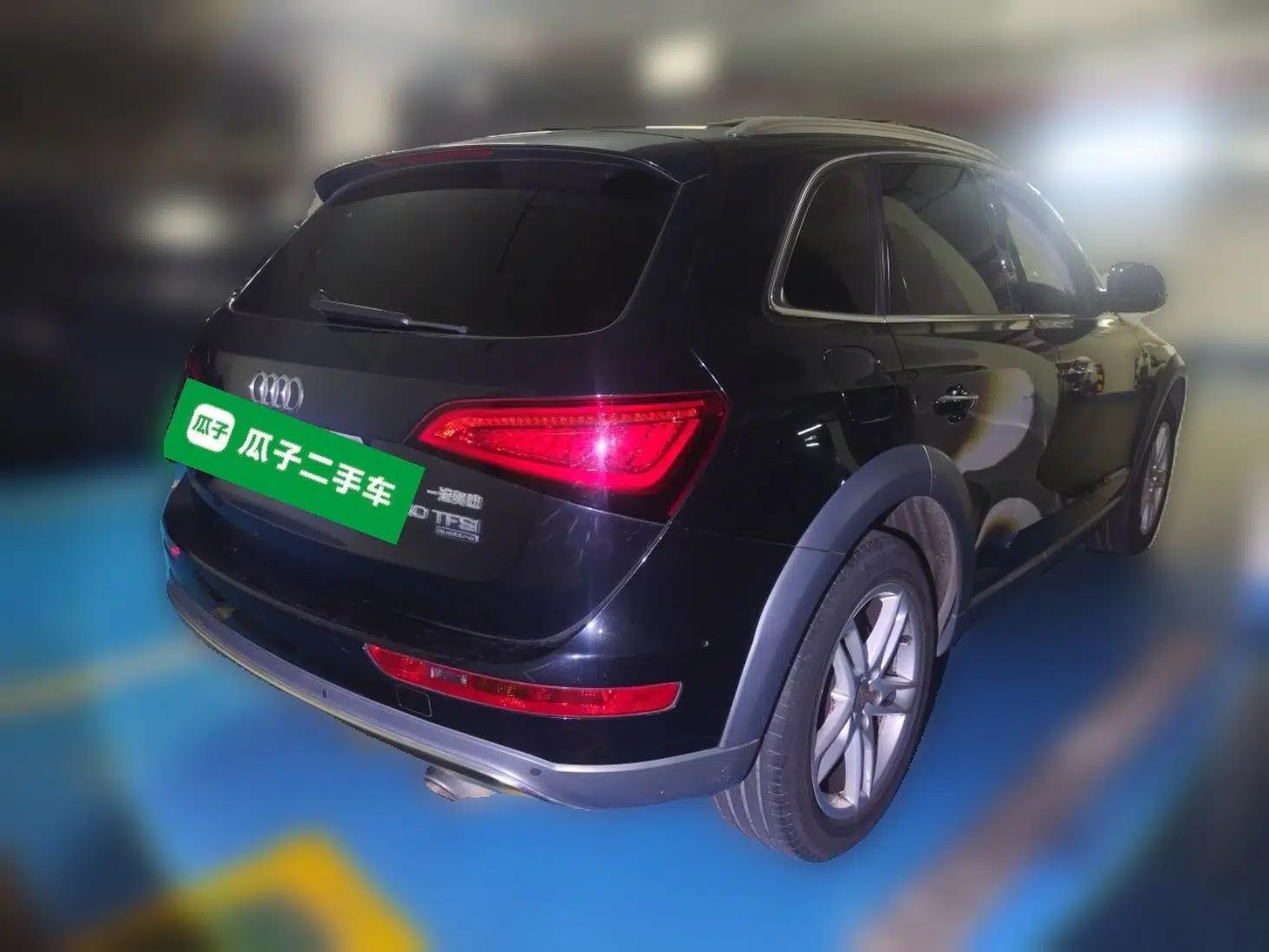 Audi Q5 2018 Collector's Edition 40 TFSI Technology Model — миниатюра 4