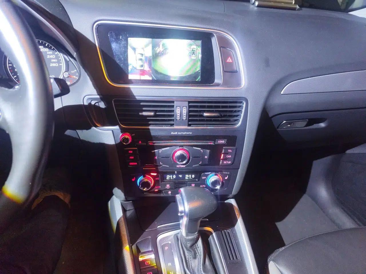 Audi Q5 2018 Collector's Edition 40 TFSI Technology Model — миниатюра 10