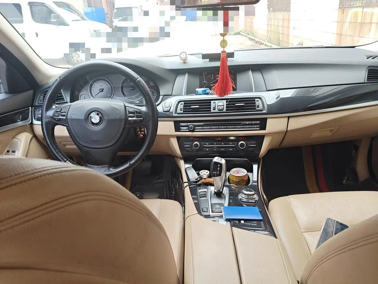 BMW 5 Series 2014 520Li Elegant Model — миниатюра 9