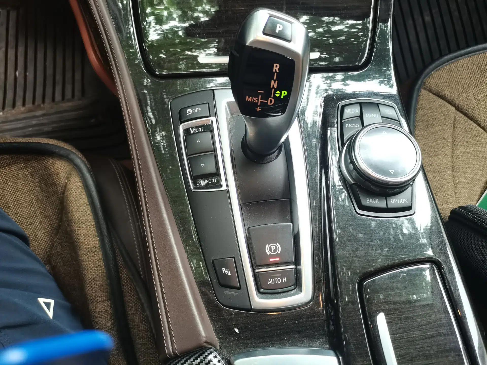 BMW 5 Series 2014 525Li Luxury Design Package — миниатюра 14