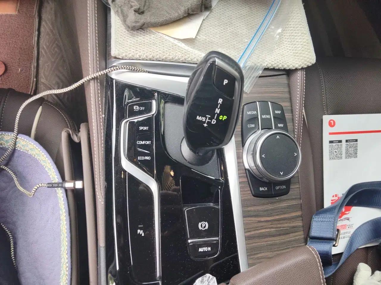 BMW 5 Series 2022 Second Facelift 530Li Leading Edition Luxury Package — миниатюра 14