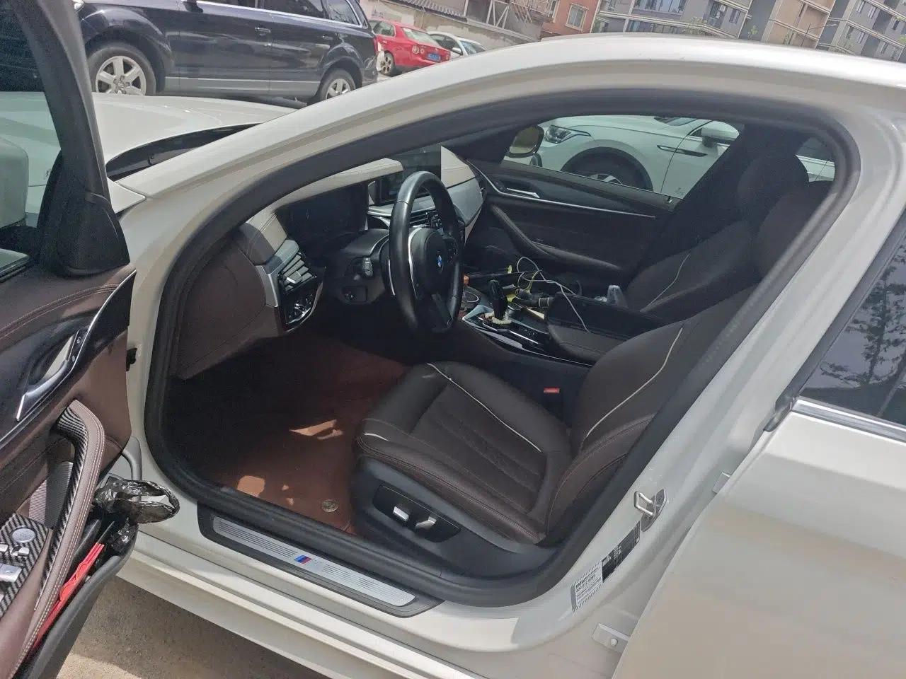 BMW 5 Series 2022 Second Facelift 530Li Leading Edition M Sport Package — миниатюра 16