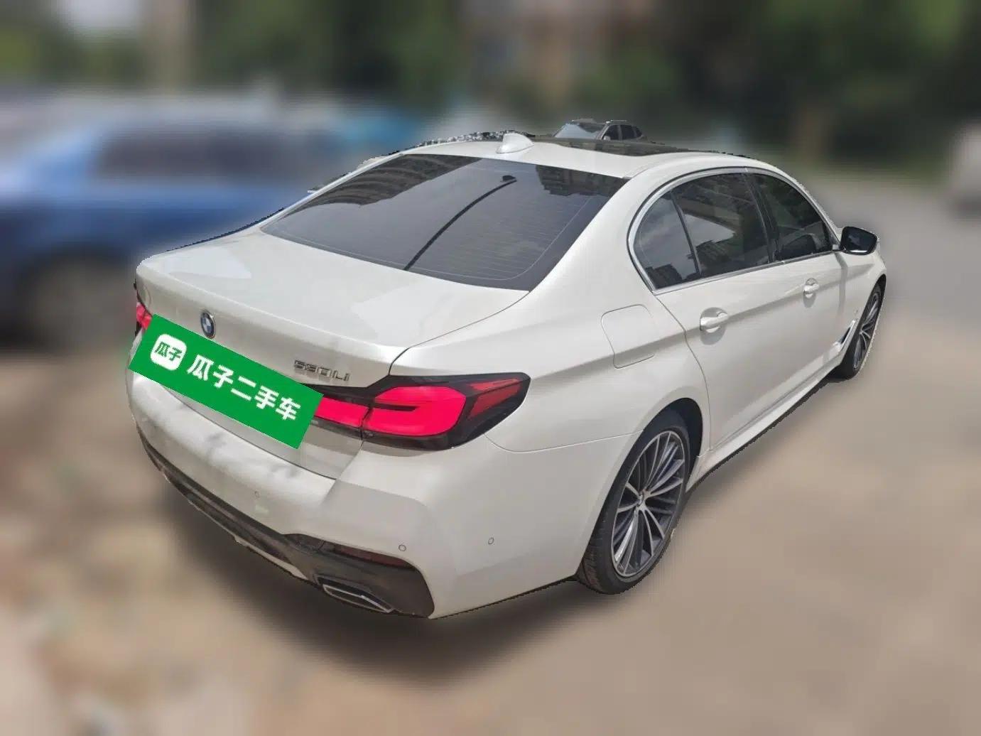 BMW 5 Series 2022 Second Facelift 530Li Leading Edition M Sport Package — миниатюра 6