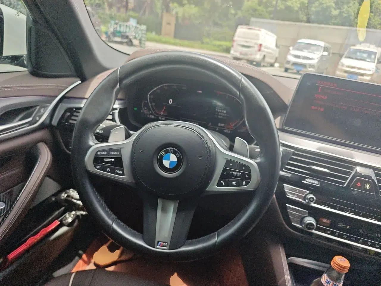 BMW 5 Series 2022 Second Facelift 530Li Leading Edition M Sport Package — миниатюра 10
