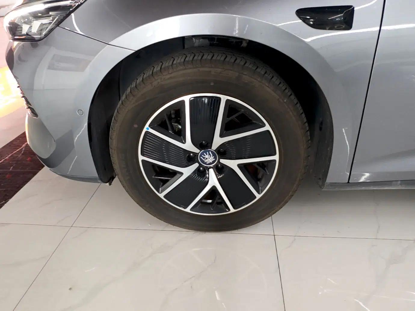 BYD Qin L 2025 DM-i Smart Drive 120KM Superior Model — миниатюра 10