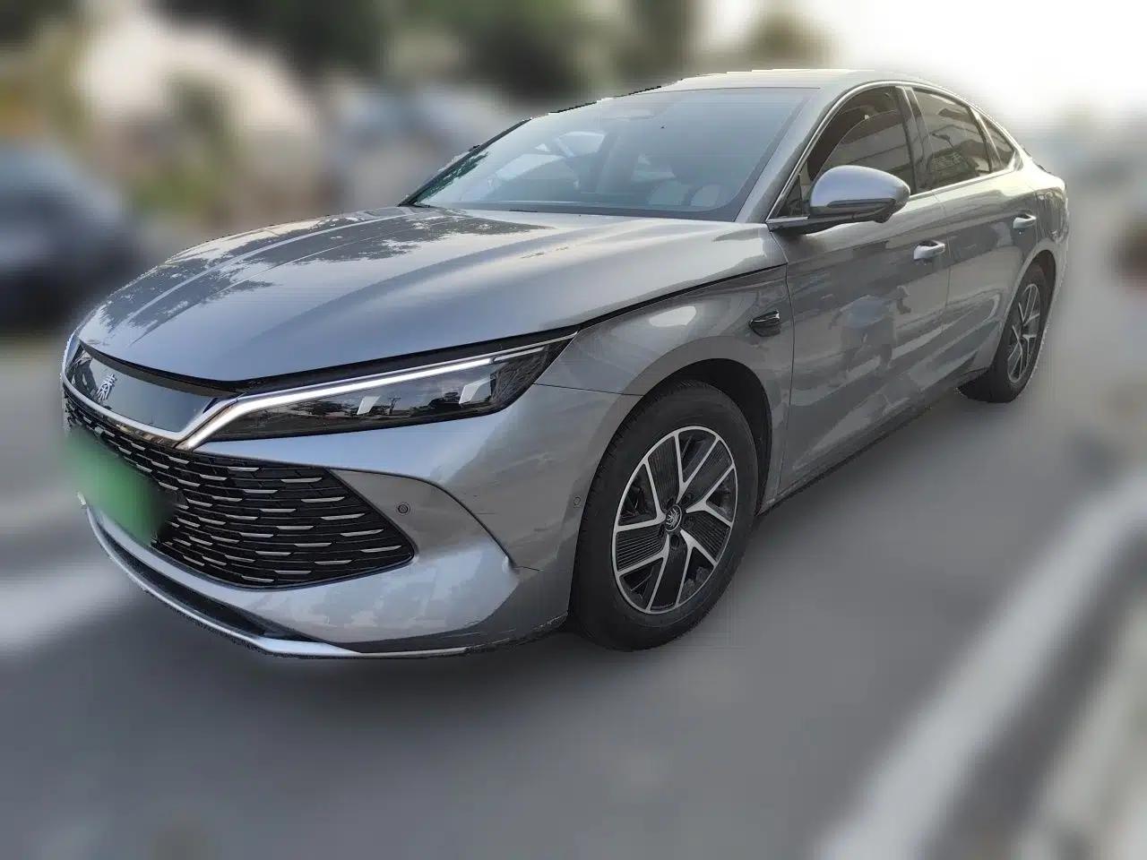 BYD Qin L 2025 DM-i Smart Drive 120KM Leading Model — миниатюра 1