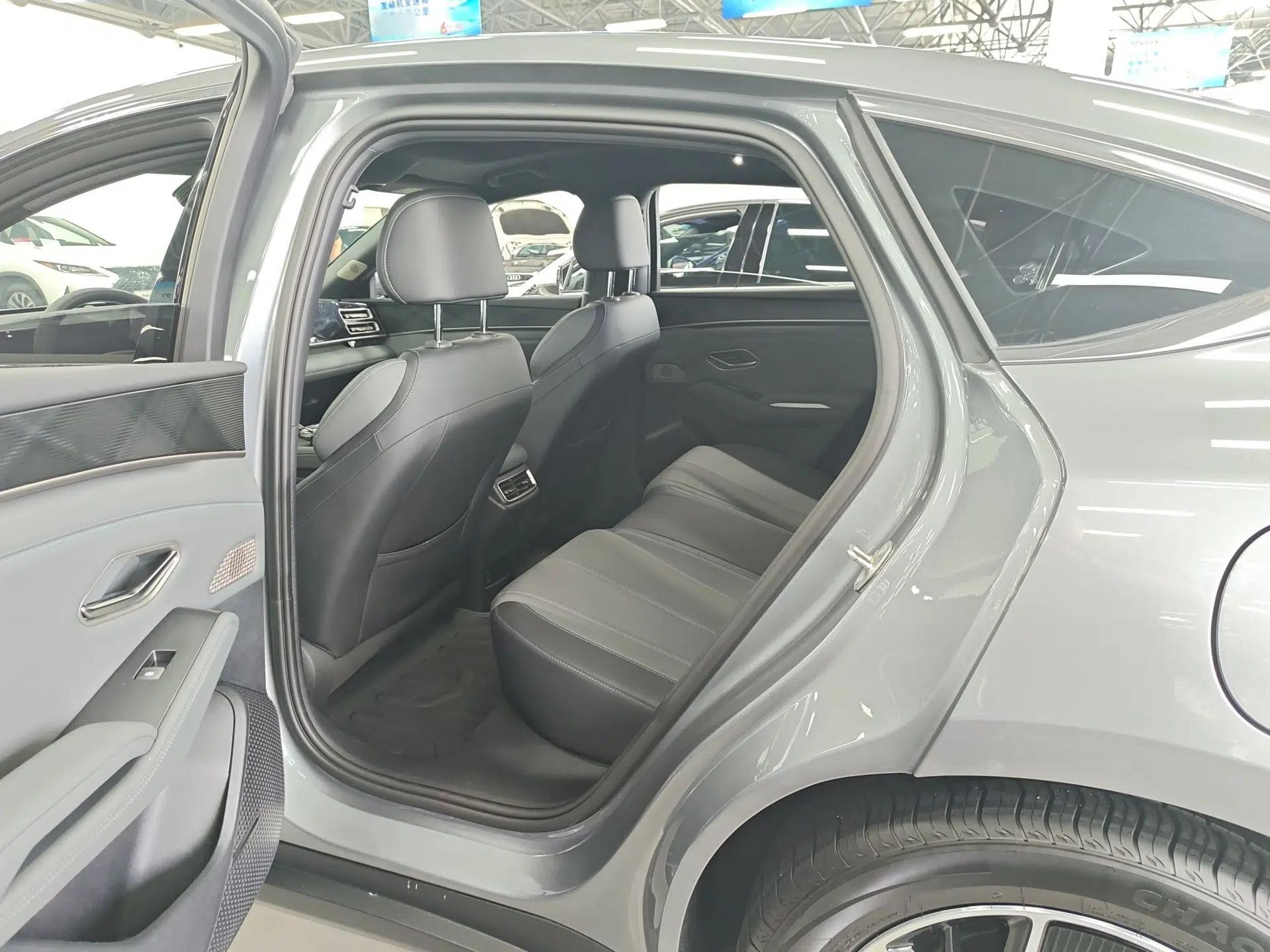 BYD Qin L 2024 DM-i 120KM Leading Model — миниатюра 13