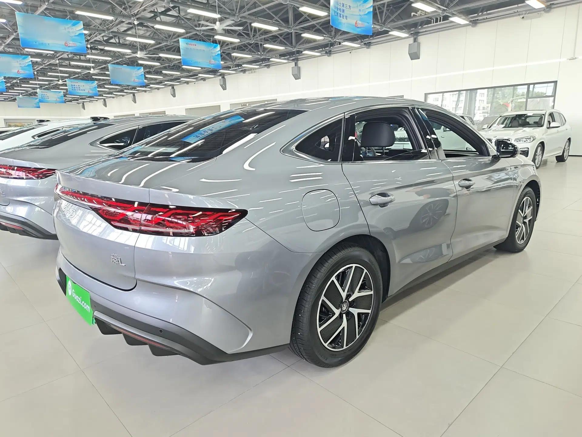 BYD Qin L 2024 DM-i 120KM Leading Model — миниатюра 4