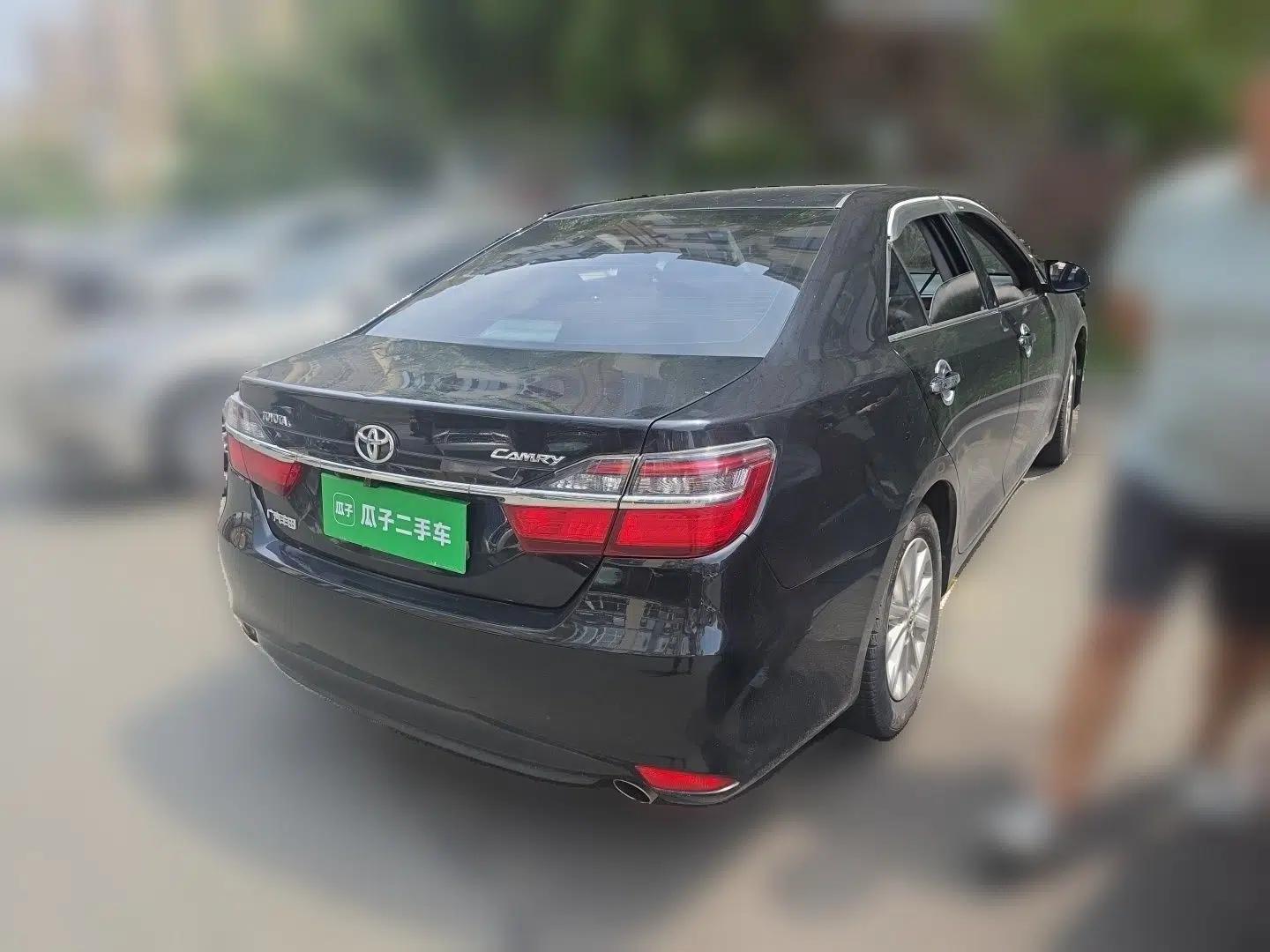 Toyota Camry 2015 2.0G Premier Edition — миниатюра 4