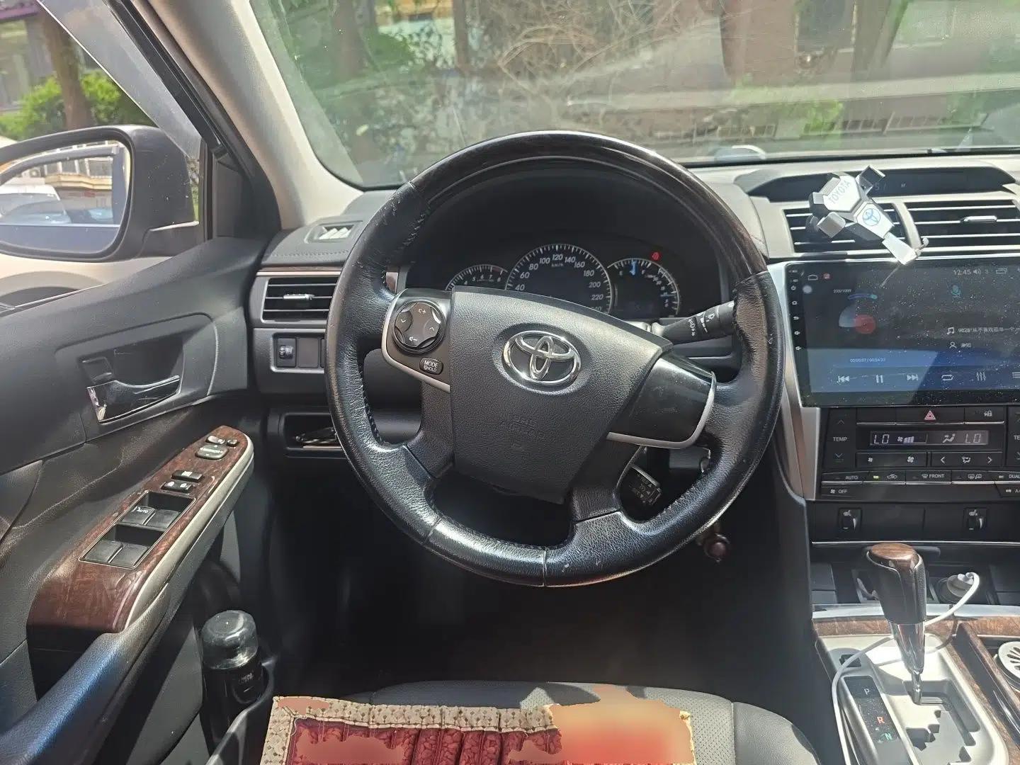 Toyota Camry 2015 2.0G Premier Edition — миниатюра 7