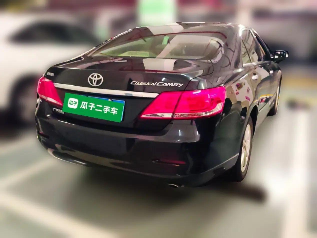 Toyota Camry 2013 200E Classic Elite Edition — миниатюра 6