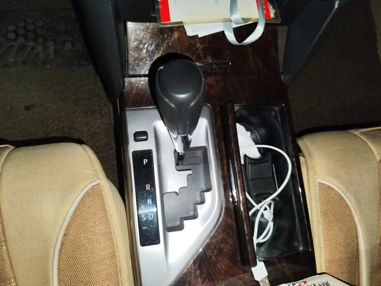 Toyota Camry 2015 2.0E Elite Edition — миниатюра 14