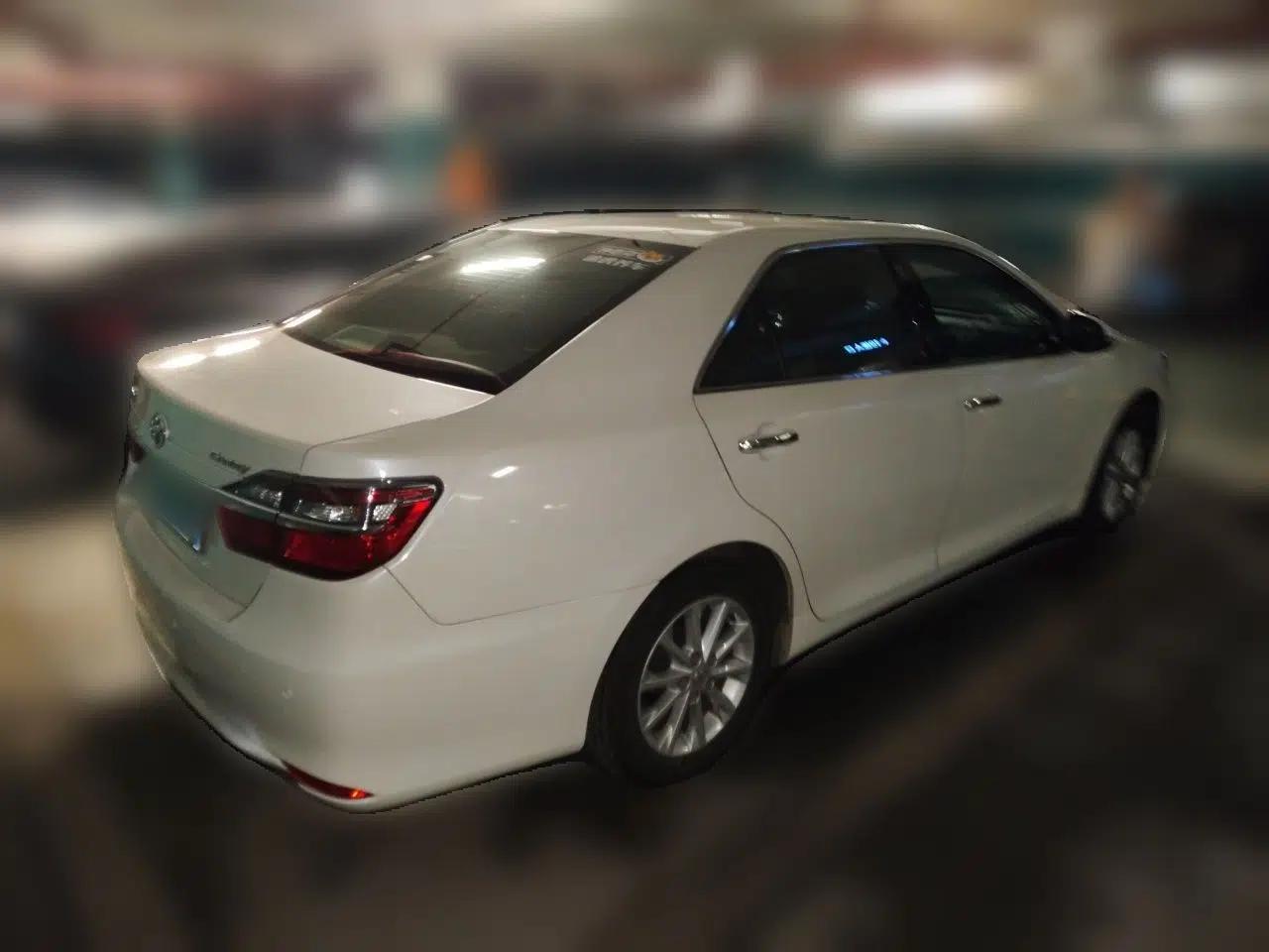 Toyota Camry 2015 2.0E Elite Edition — миниатюра 6