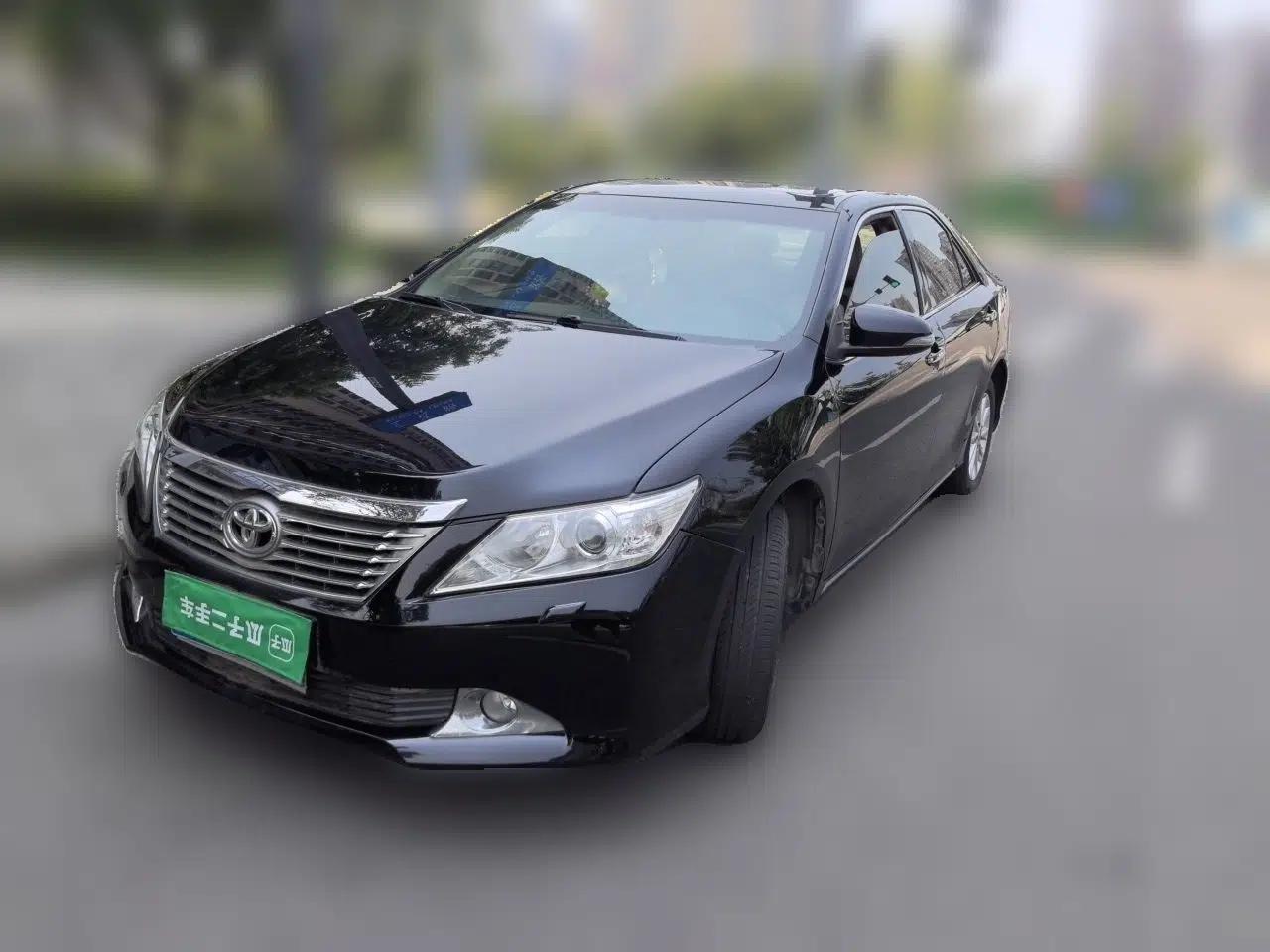 Toyota Camry 2012 2.0G Luxury Edition — миниатюра 1